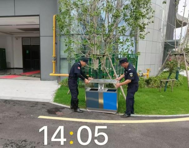 C:/Users/BA/Desktop/風(fēng)雨過后南京保安迅速行動，恢復(fù)安“寧”面貌/4.jpg4
